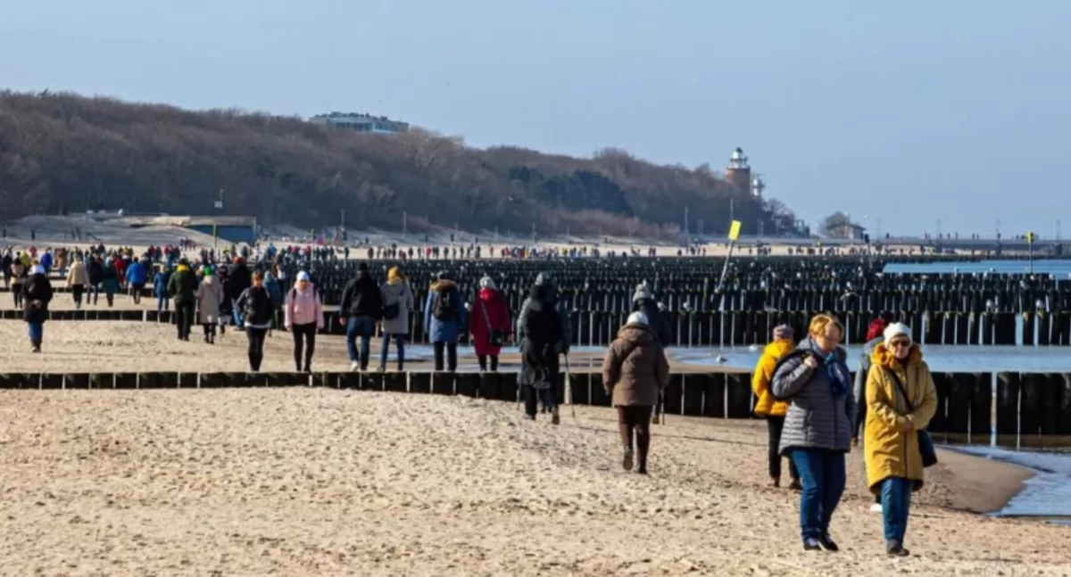 Pogoda w Kołobrzegu , Pogodne święta morzem Bożym Narodzeniu szybkie ocieplenie silniejszy wiatr - zdjęcie, fotografia