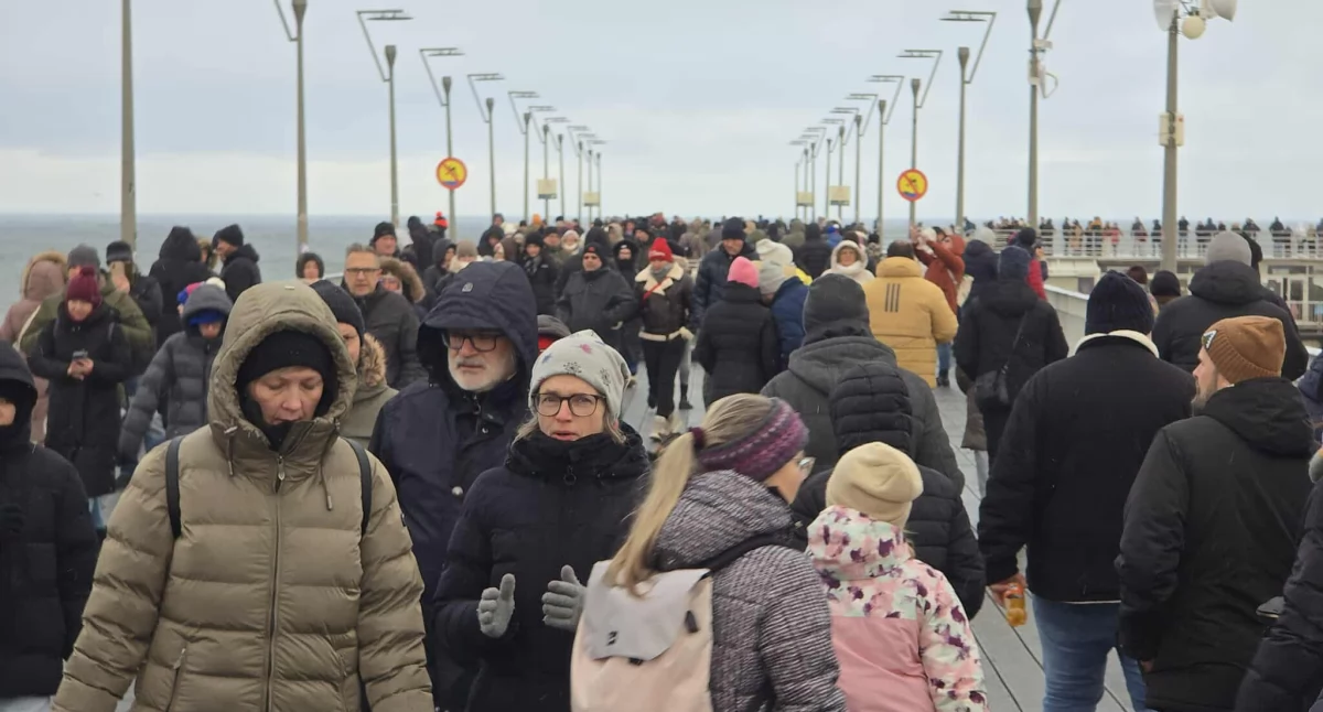 Wiadomości, Sylwester Bałtykiem Tłumy Kołobrzegu - zdjęcie, fotografia
