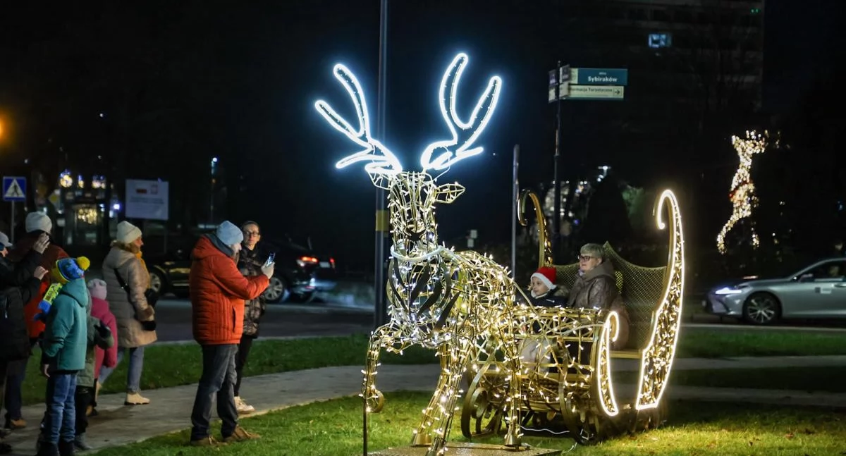 Wiadomości, Świąteczne iluminacje powoli znikają miasta Rozpoczyna demontaż dekoracji - zdjęcie, fotografia