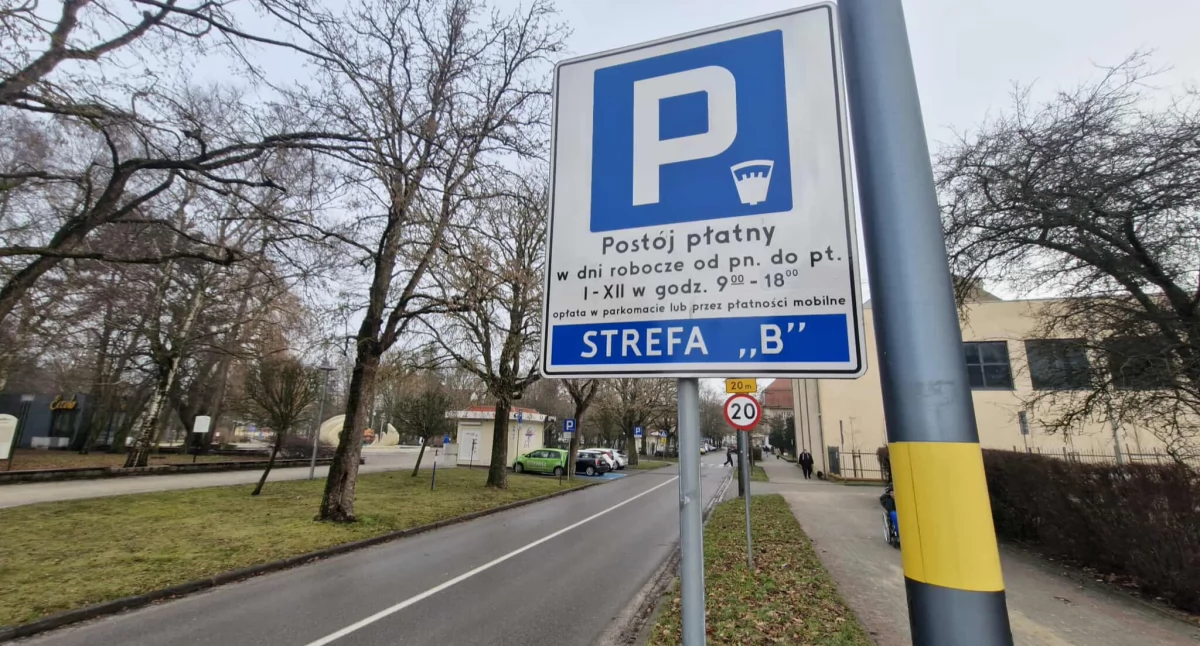 Wiadomości, parkowanie weekendy będzie płatne Miasto sprawdzi korzystamy parkingów - zdjęcie, fotografia