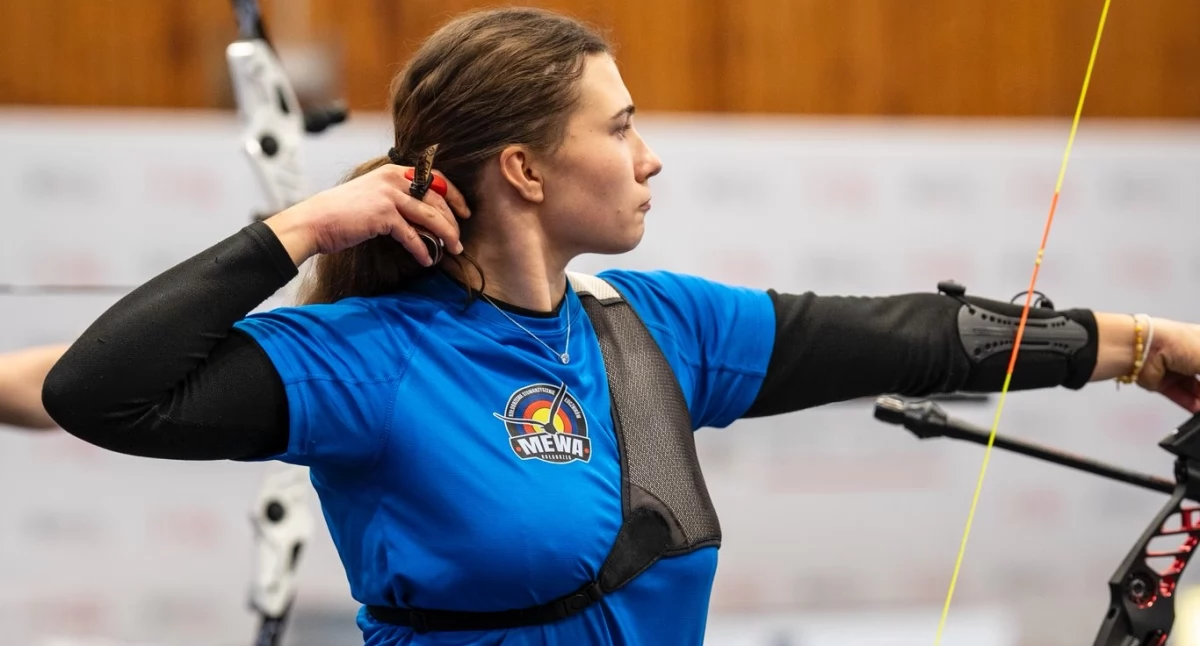 Łucznictwo, Podium ambitna walka seniorkami Udany start łuczniczek - zdjęcie, fotografia