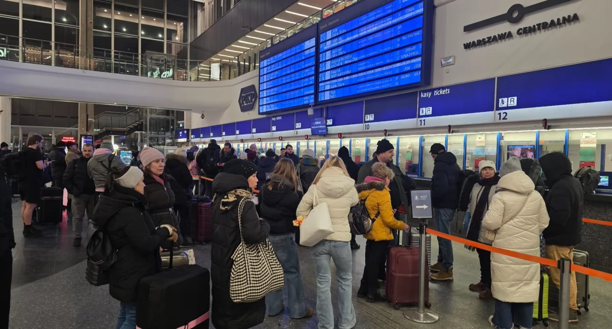 Wiadomości, Pociągi dalekobieżne odwołane wielu trasach wstrzymany - zdjęcie, fotografia