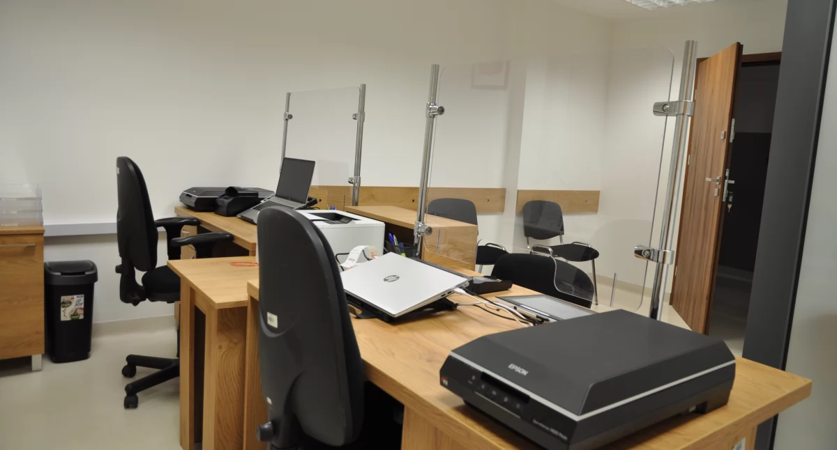 Starostwo Powiatowe, Biuro Paszportowe zmienia godziny pracy Sprawdź kiedy załatwisz sprawę - zdjęcie, fotografia