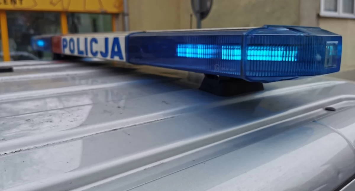 Kronika policyjna, Weekendowe interwencje policji zatrzymania poszukiwanych nietrzeźwi kierowcy - zdjęcie, fotografia