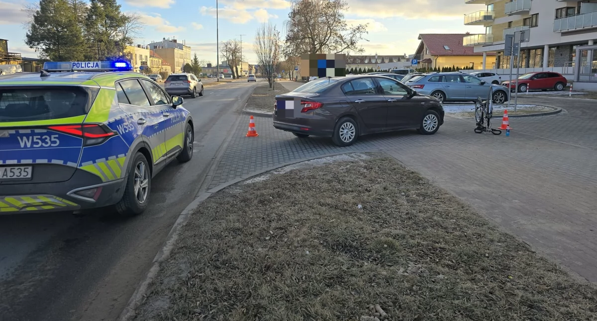 Kronika policyjna, Skręcał osiedle potrącił cyklistę latek trafił szpitala - zdjęcie, fotografia