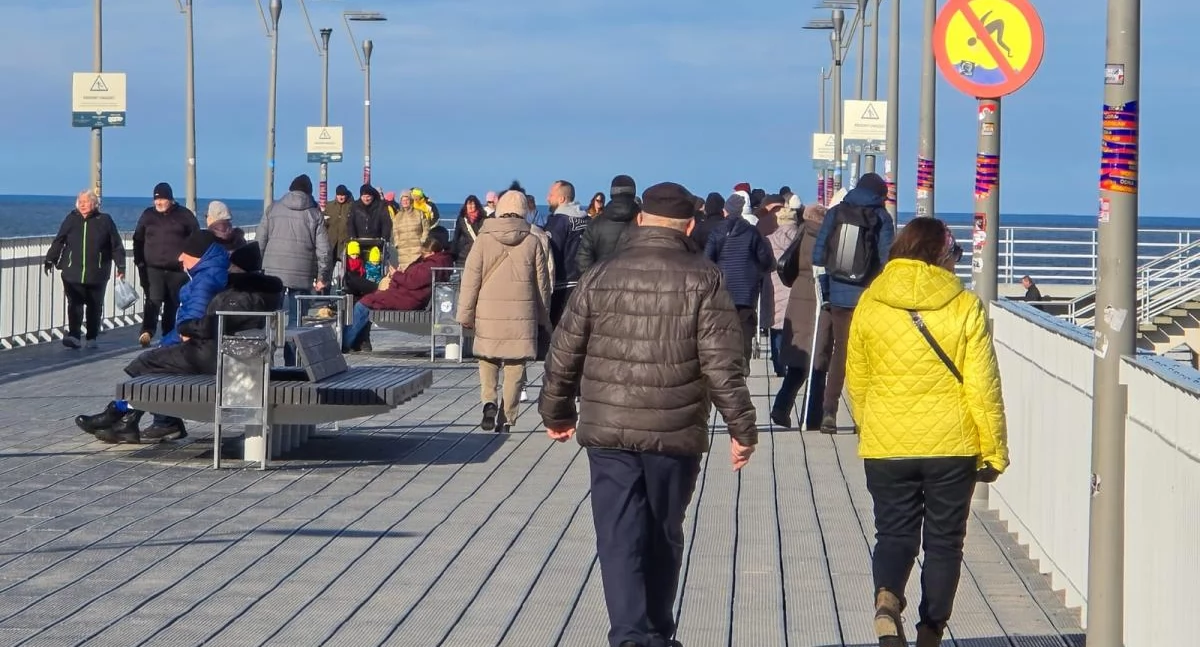 Wiadomości, Słoneczny finał ferii morzem Kołobrzeg wysokim obłożeniem - zdjęcie, fotografia