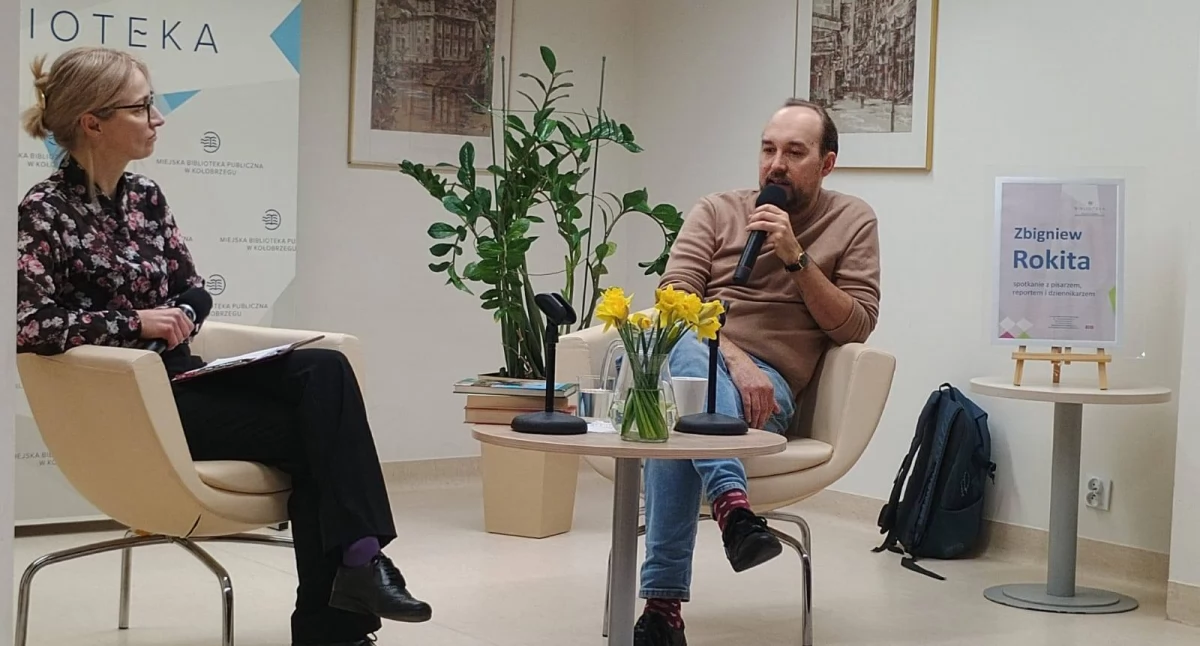 Biblioteka, Znakomici reportażyści ponownie kołobrzeskiej bibliotece - zdjęcie, fotografia