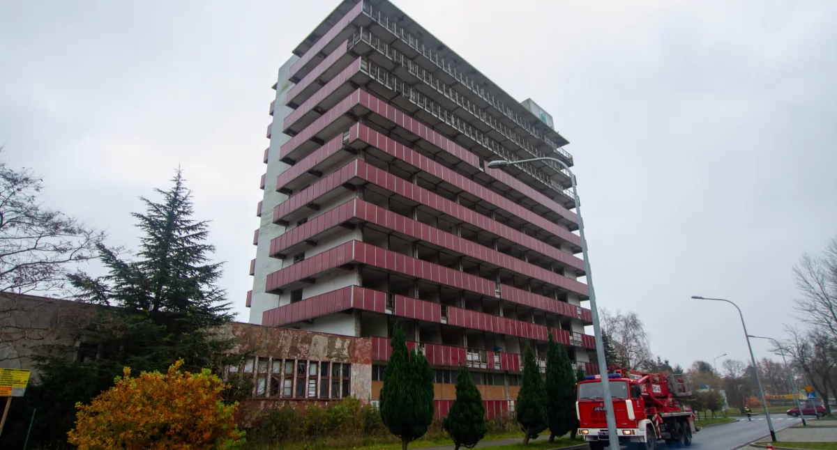 Wiadomości, Historia zdjęciach Sanatorium Hutnik przed przebudową Kołobrzegu [quiz] - zdjęcie, fotografia