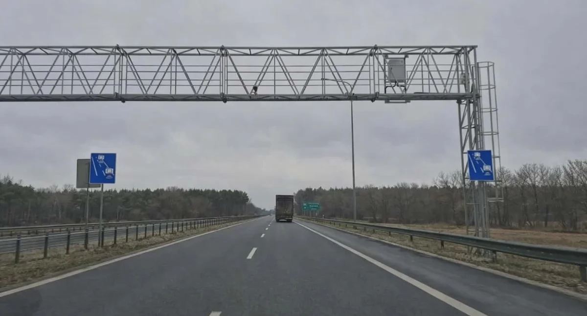 Wiadomości, zdejmij nogę uruchomiono odcinkowy pomiar prędkości - zdjęcie, fotografia