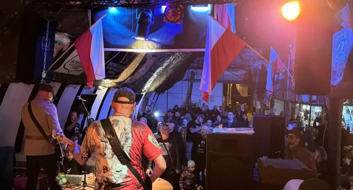 Wiadomości, Rockowy hołd bohaterów Kołobrzegu Patriotyczny koncert Podczelu - zdjęcie, fotografia