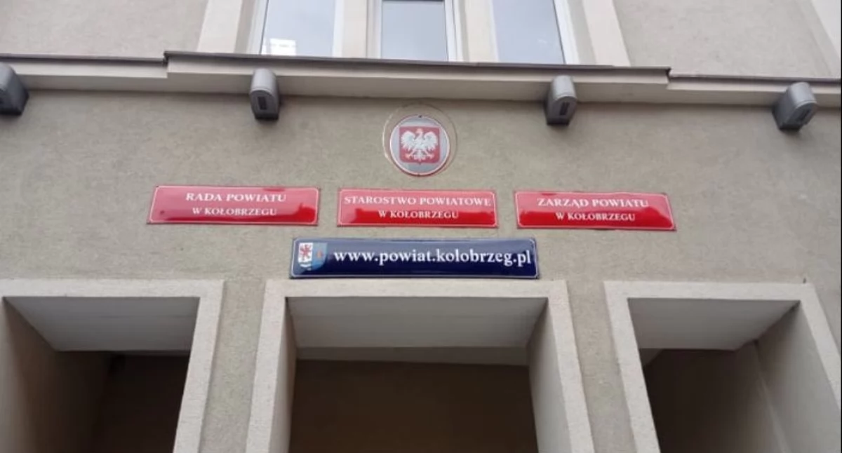 Starostwo Powiatowe, Starostwo otwarte krócej przed świętami której godziny można załatwić sprawy - zdjęcie, fotografia