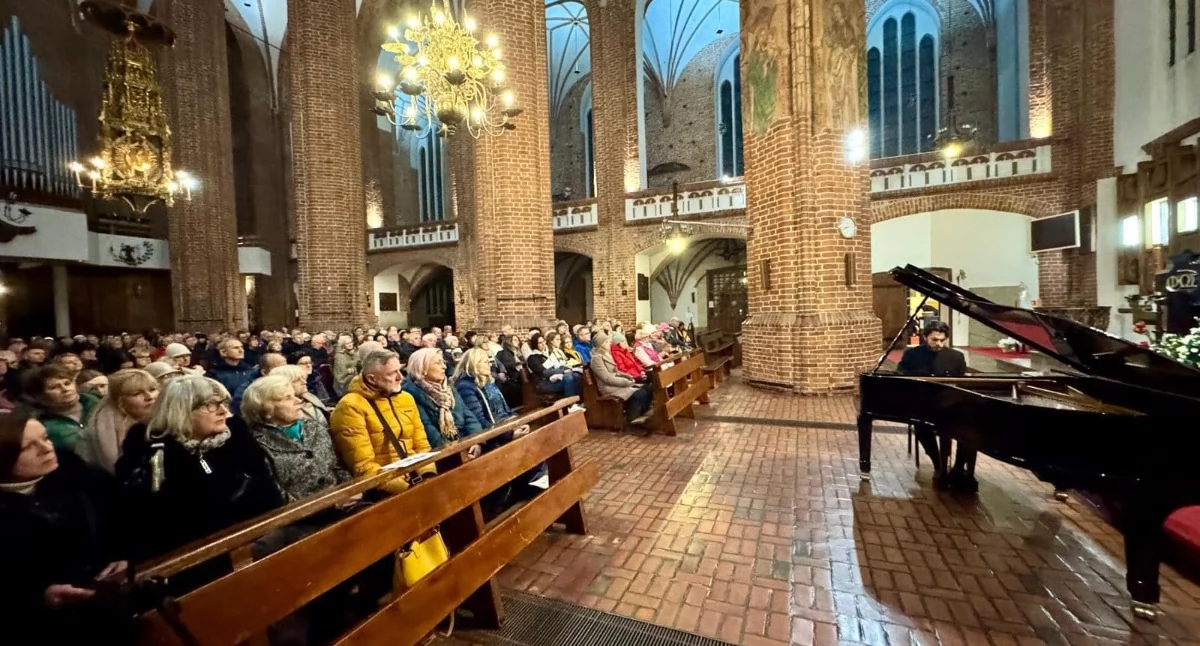 Koncerty, Finał festiwalu Wieczory Narodów bazylice Muzyka Bacha żywo - zdjęcie, fotografia