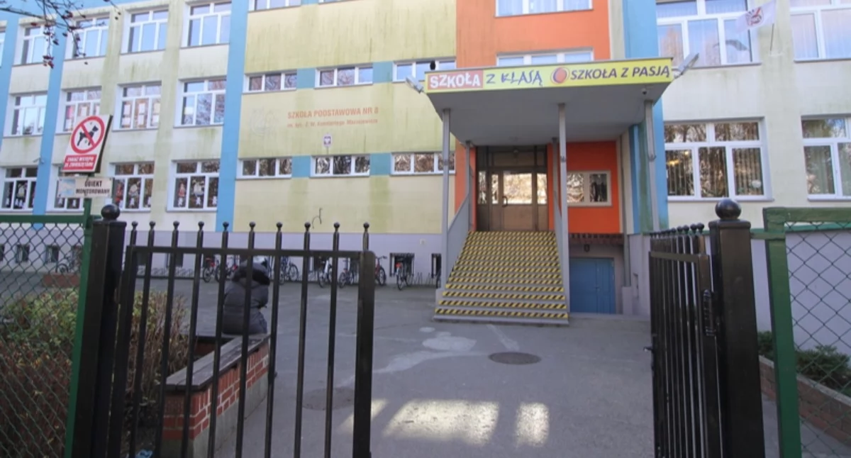 Wiadomości, Edukacyjny Gmina zerwała porozumienie miasto kontroluje rekrutację podstawówek - zdjęcie, fotografia