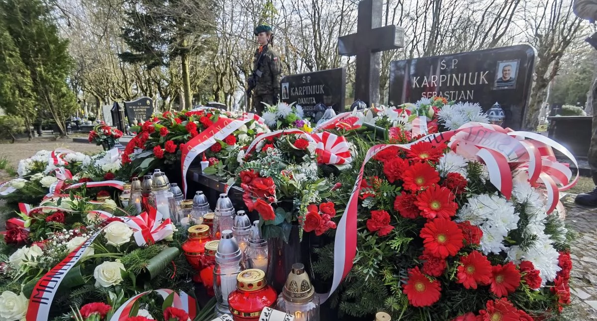 Wiadomości, Kołobrzeg uczci rocznice Katynia Smoleńska Znamy program uroczystości - zdjęcie, fotografia