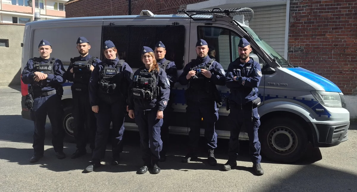 Kronika policyjna, Więcej patroli ulicach Młodzi policjanci rozpoczęli służbę - zdjęcie, fotografia