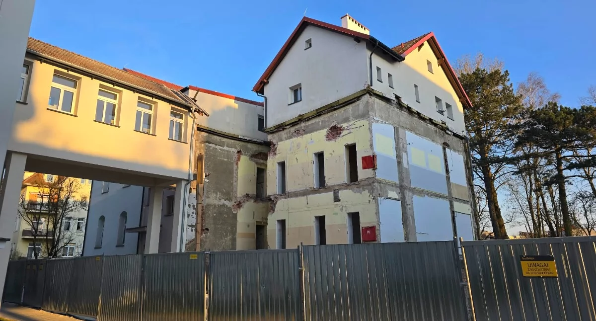Wiadomości, Jeden pawilonów Słoneczka zniknął rozbiórka planach nowoczesny obiekt - zdjęcie, fotografia