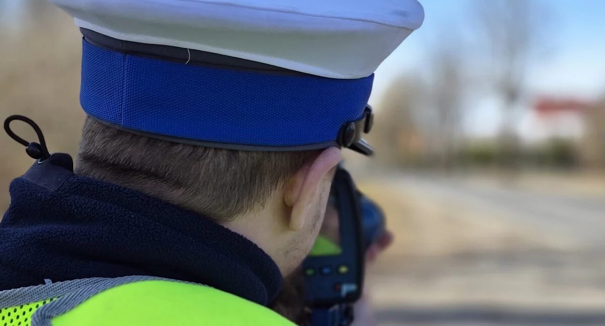 Kronika policyjna, Jechał szybko terenem zabudowanym Stracił prawo jazdy - zdjęcie, fotografia