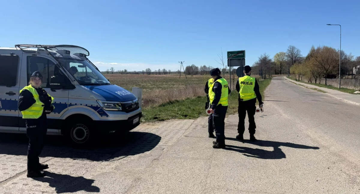 Wiadomości, Sprawdzano osoby pojazdy Cykliczna akcja policji - zdjęcie, fotografia