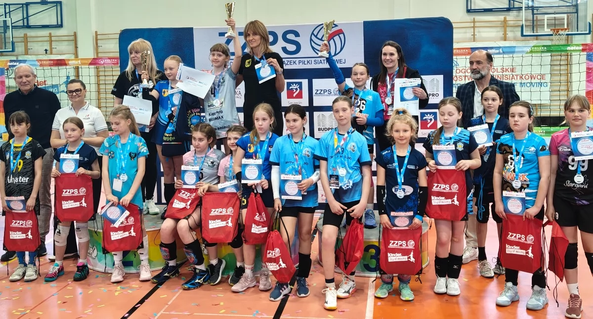 Siatkówka, Kołobrzeżanie wśród najlepszych Medal finale wojewódzkim - zdjęcie, fotografia