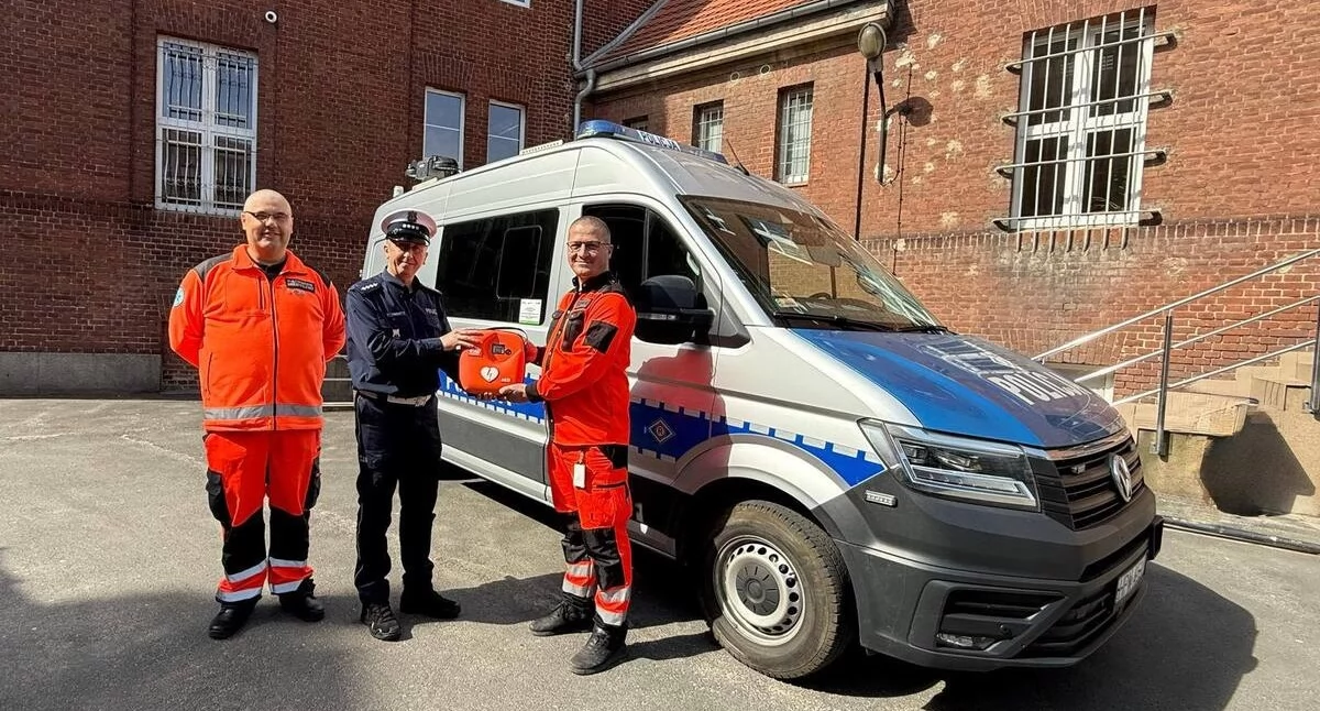 Wiadomości, Budżet obywatelski Defibrylator kołobrzeskiej policji - zdjęcie, fotografia