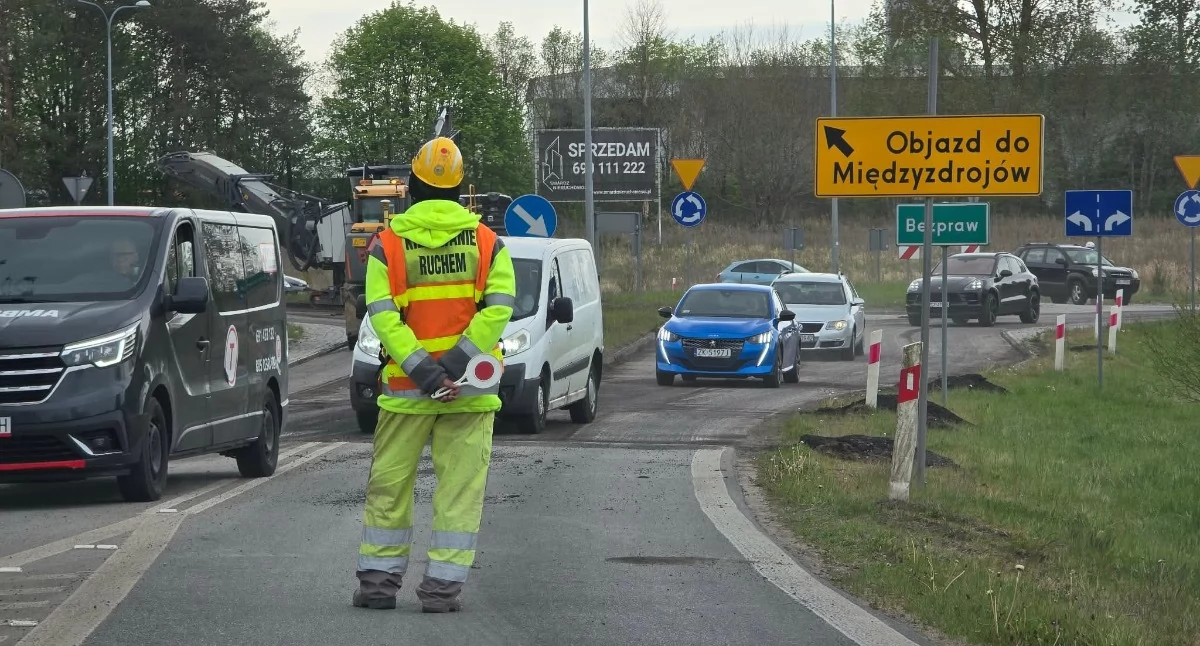 Wiadomości, Uwaga kierowcy! Spore utrudnienia wjeździe - zdjęcie, fotografia