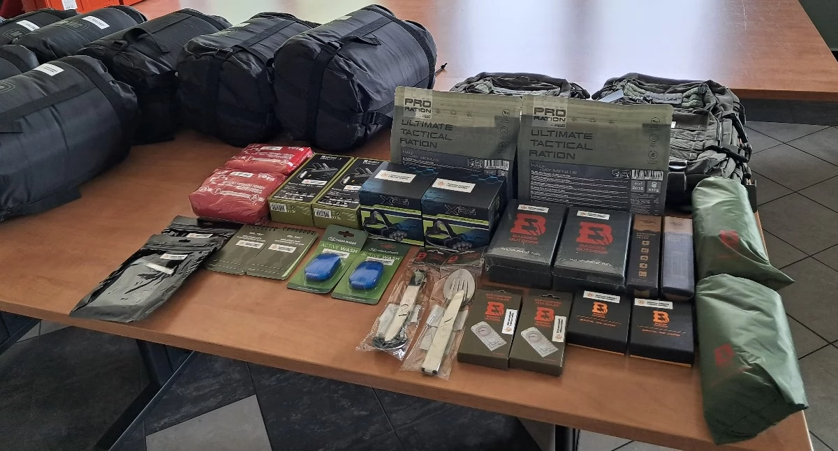 Wiadomości, Powiat doposażył szkołę mundurową Sprzęt pomóc sytuacjach kryzysowych - zdjęcie, fotografia