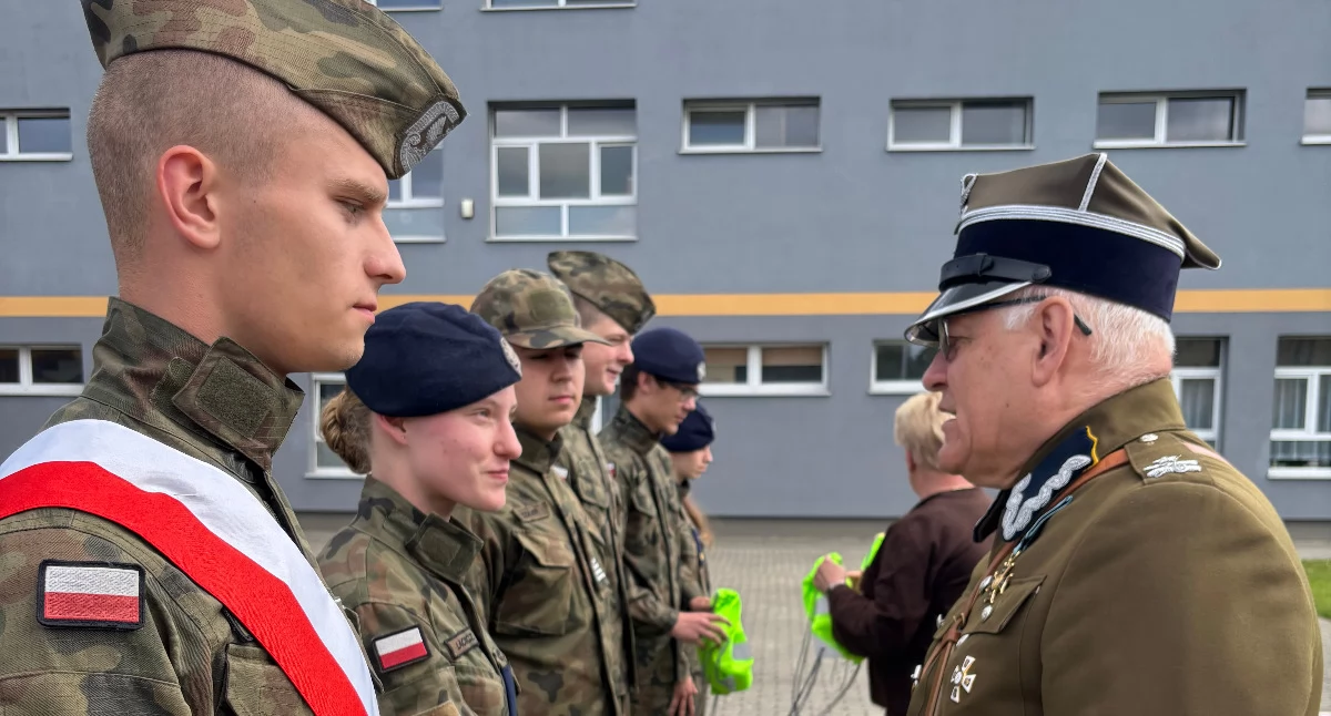 Wiadomości, Uroczyste ślubowanie wyjątkowy gość Dzień Kadeta Gościnie - zdjęcie, fotografia