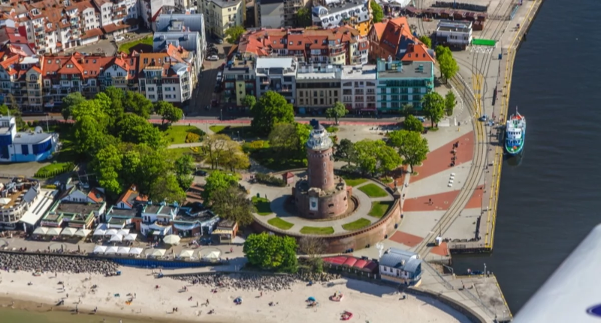 Wiadomości, Kołobrzegiem odrywania ziemi atrakcja latarni - zdjęcie, fotografia