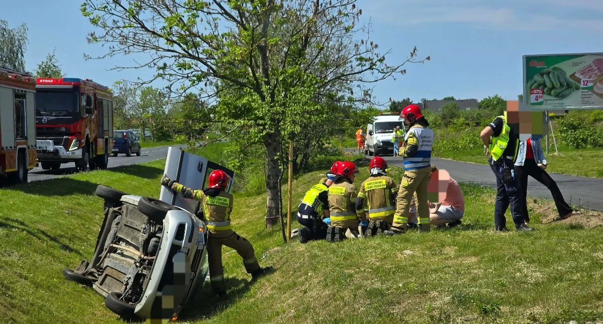 Wiadomości, Zderzenie dwóch samochodów Kołobrzegiem utrudnienia (foto) - zdjęcie, fotografia