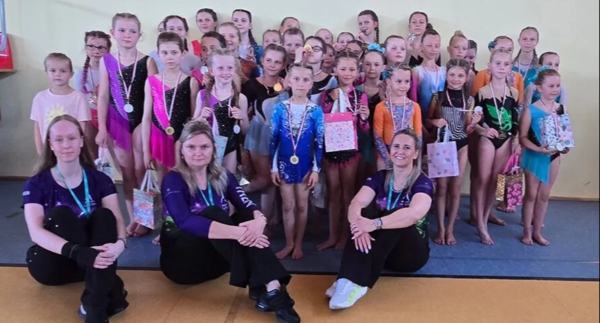 Inne Sporty, Kołobrzeskie akrobatki znów podium Świetny turniej LaPassion - zdjęcie, fotografia