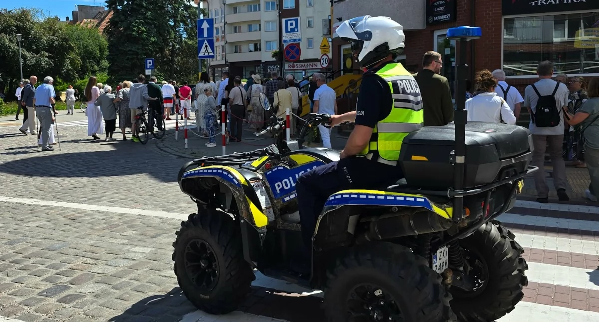 Wiadomości, procesji Bożego Ciała powiecie kołobrzeskim Policja podsumowuje święto - zdjęcie, fotografia