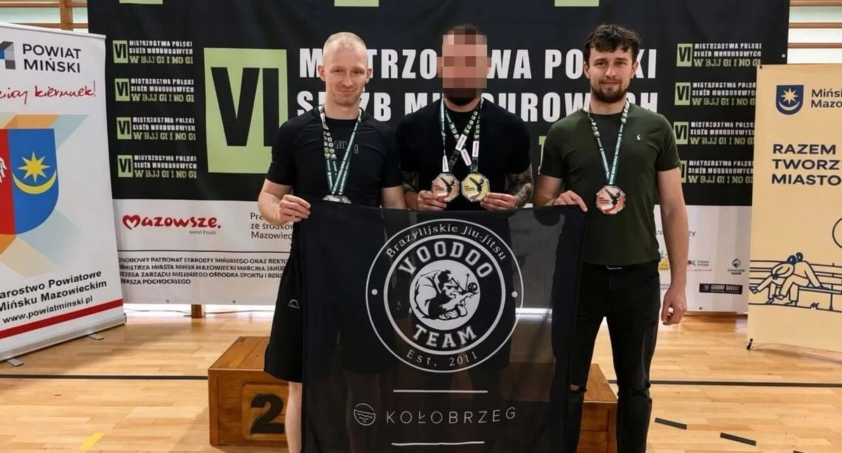 Sporty Walki, Mundur zamienili matę Policjanci Kołobrzegu medalami mistrzostw Polski - zdjęcie, fotografia