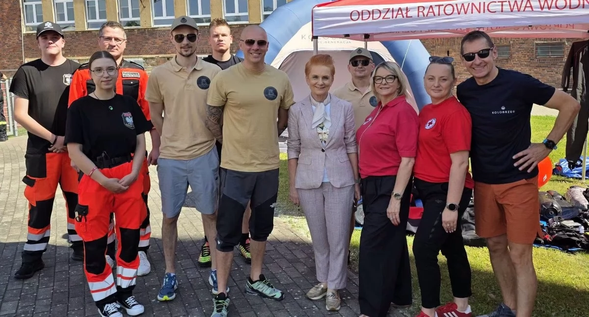Wiadomości, Krajowy Trening Pierwszej Pomocy Mieszkańcy uczyli ratować życie - zdjęcie, fotografia
