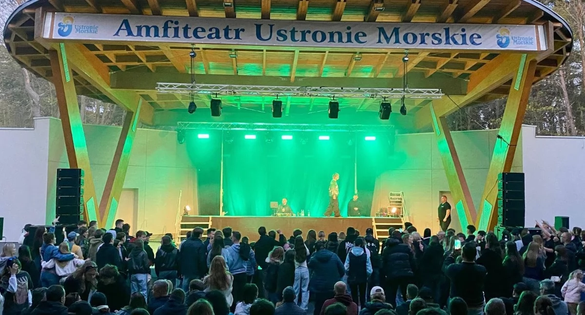 Wiadomości, Otwarcie Ustroniu Morskim Gwiazdą wieczoru Sound Grace - zdjęcie, fotografia