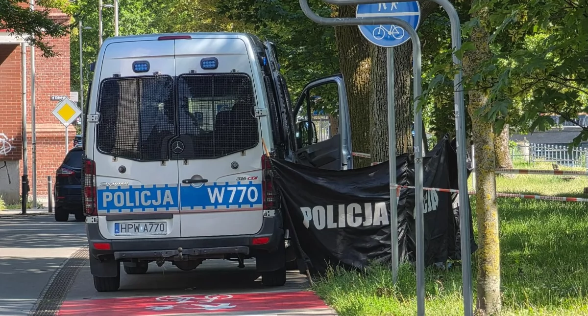 Wiadomości, Ciało mężczyzny ławce Policja wyjaśnia okoliczności zdarzenia - zdjęcie, fotografia