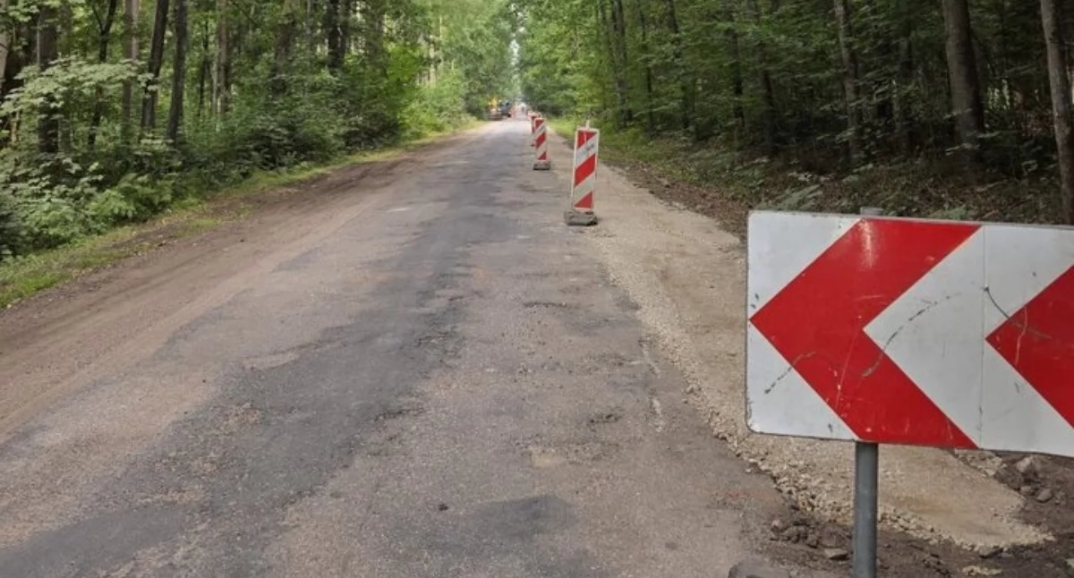 Wiadomości, Drogowcy weszli odcinki Ruszyły remonty dróg gminach Dygowo Siemyśl - zdjęcie, fotografia