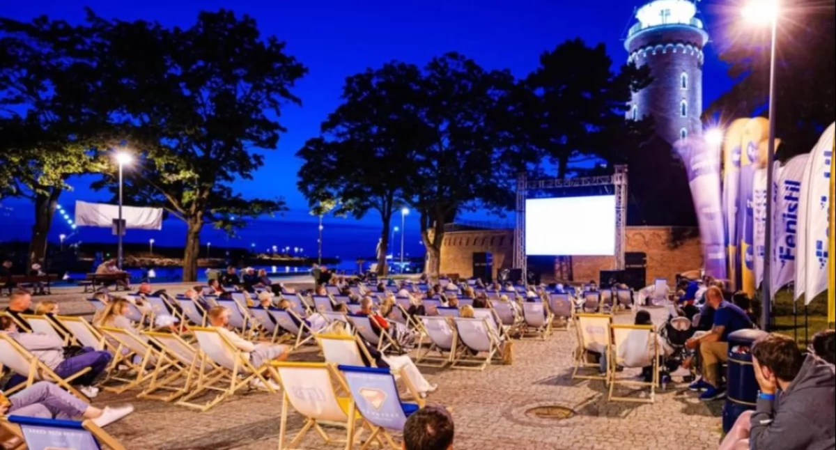Wiadomości, chmurką Latarnią Morską darmowe seanse podczas Projektu Plaża - zdjęcie, fotografia