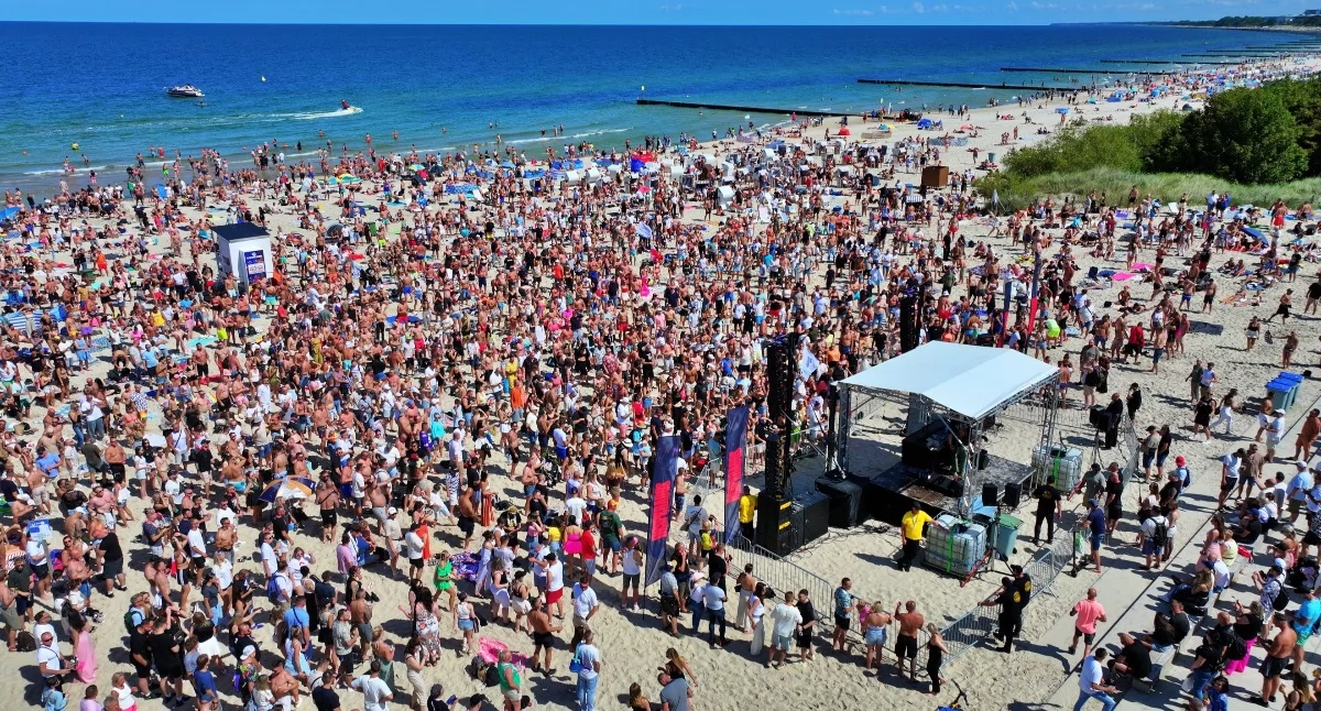 Wiadomości, Afterparty Sunrise Festival wróciło plażę centralną Zobaczcie zdjęcia ptaka - zdjęcie, fotografia