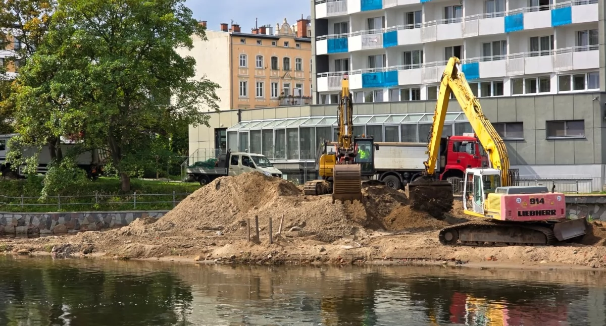 Wiadomości, Znika przymulisko starówce Parsęta odzyskuje koryto - zdjęcie, fotografia
