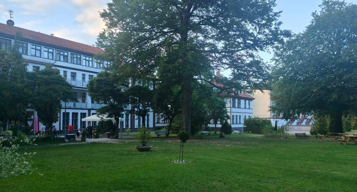 Wiadomości, koniec pewnej epoki Zniknie basen znany pokoleniom kołobrzeżan ośrodek Podczelu modernizacji - zdjęcie, fotografia