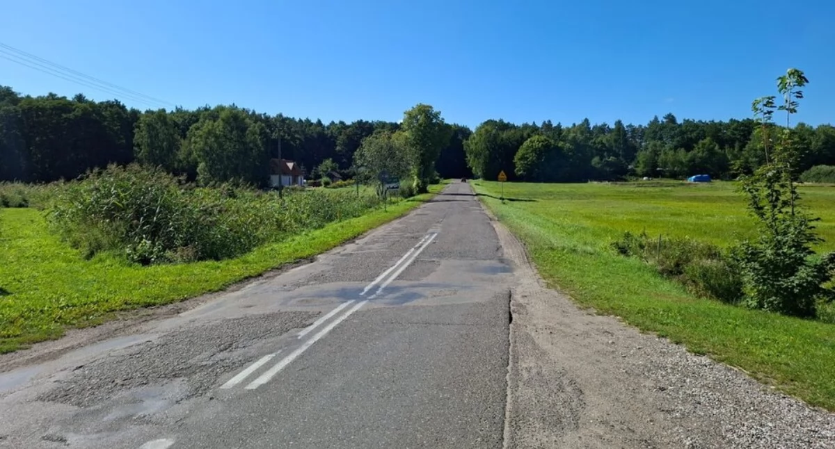Wiadomości, ścieżka przebudowane zjazdy zatoki autobusowe Powiat szuka wykonawcy - zdjęcie, fotografia