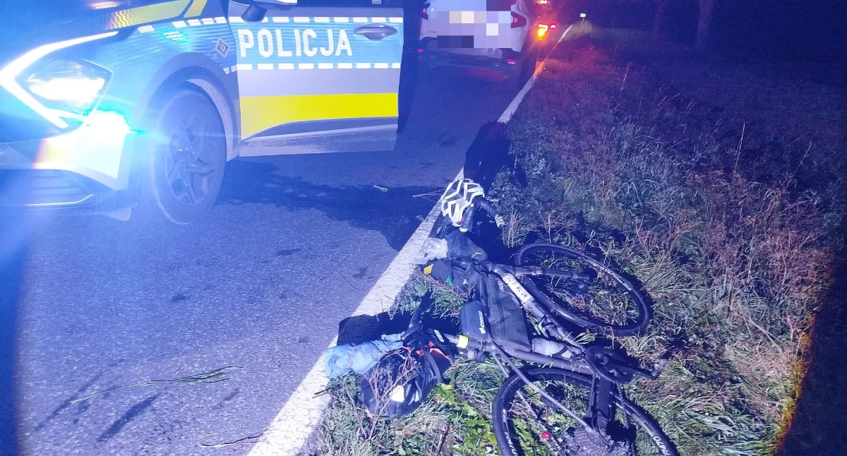 Wypadki drogowe, Nocny wypadek dawnej jedenastce Samochód potrącił rowerzystę - zdjęcie, fotografia