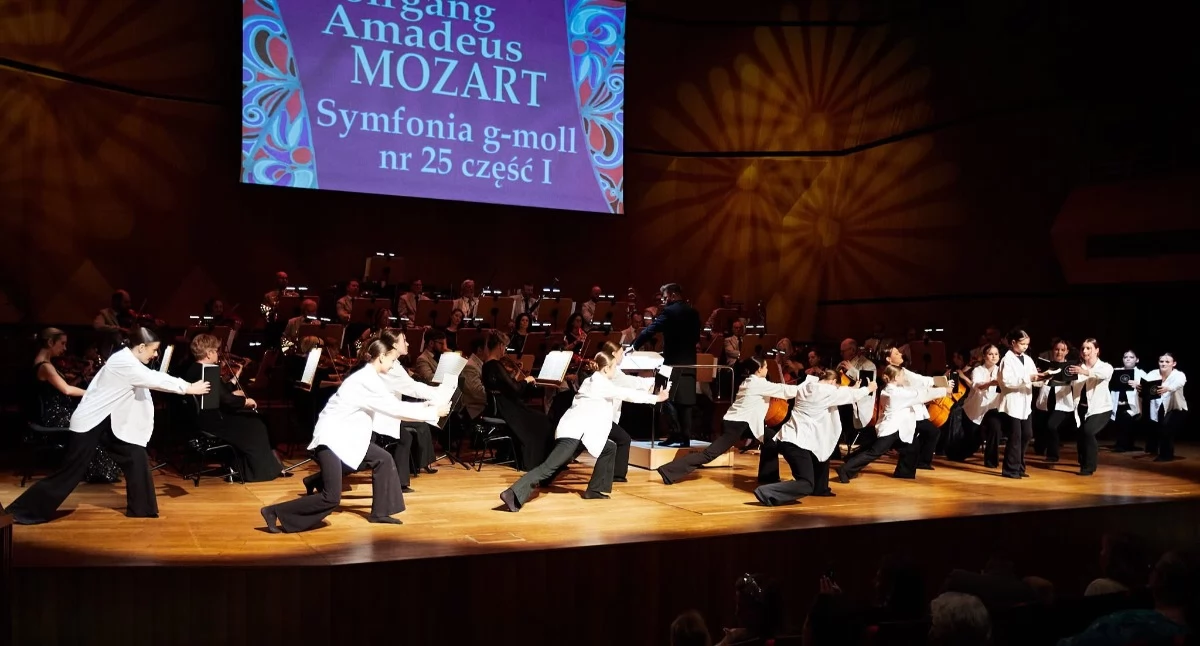 Taniec, Dance ponownie filharmonii Kołobrzeskie tancerki Familijnym Parku Sztuki - zdjęcie, fotografia