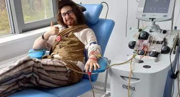 Kopernik dumny ze swojego absolwenta. Dawid uratował życie nastolatkowi z Włoch
