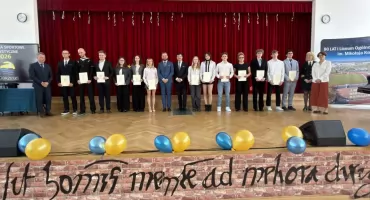 Stypendia za wyniki i pasję. Starosta docenił najlepszych