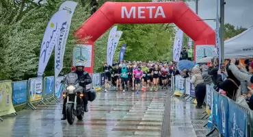 Biegacze z całej Polski przyjadą do Kołobrzegu. III Półmaraton Brzegiem Bałtyku