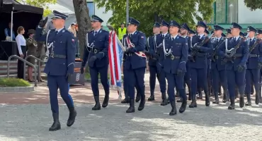 Święto Służb Mundurowych. Awanse, wyróżnienia i tłumy przy Latarni Morskiej