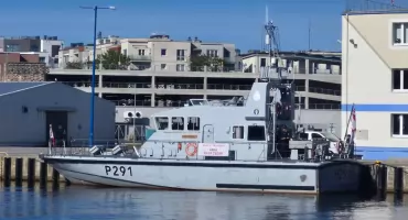 Brytyjskie okręty wojenne zacumowały w Kołobrzegu. Nietypowa wizyta w porcie handlowym
