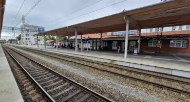 Z Kujaw prosto nad Bałtyk. Sezonowy pociąg wrócił na trasę