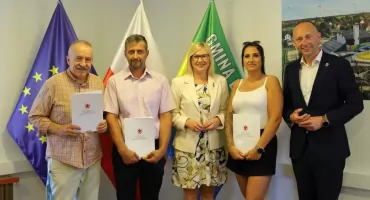 Ponad 220 tys. zł trafi do gmin. Dofinansowanie na sołectwa i pomoc zwierzętom